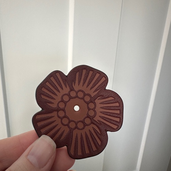 Coach Create Tea Roses - Picture 3 of 5